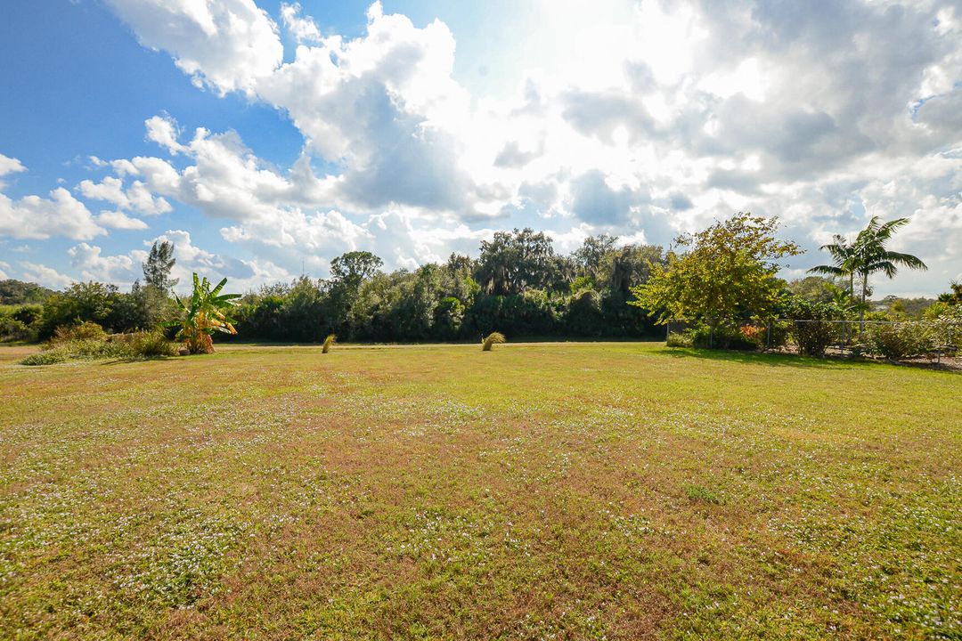 For Sale: $525,000 (4 beds, 3 baths, 2727 Square Feet)