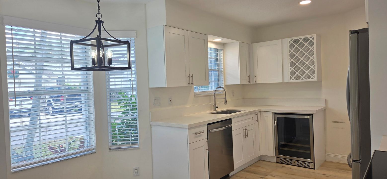 For Rent: $3,600 (3 beds, 2 baths, 1566 Square Feet)