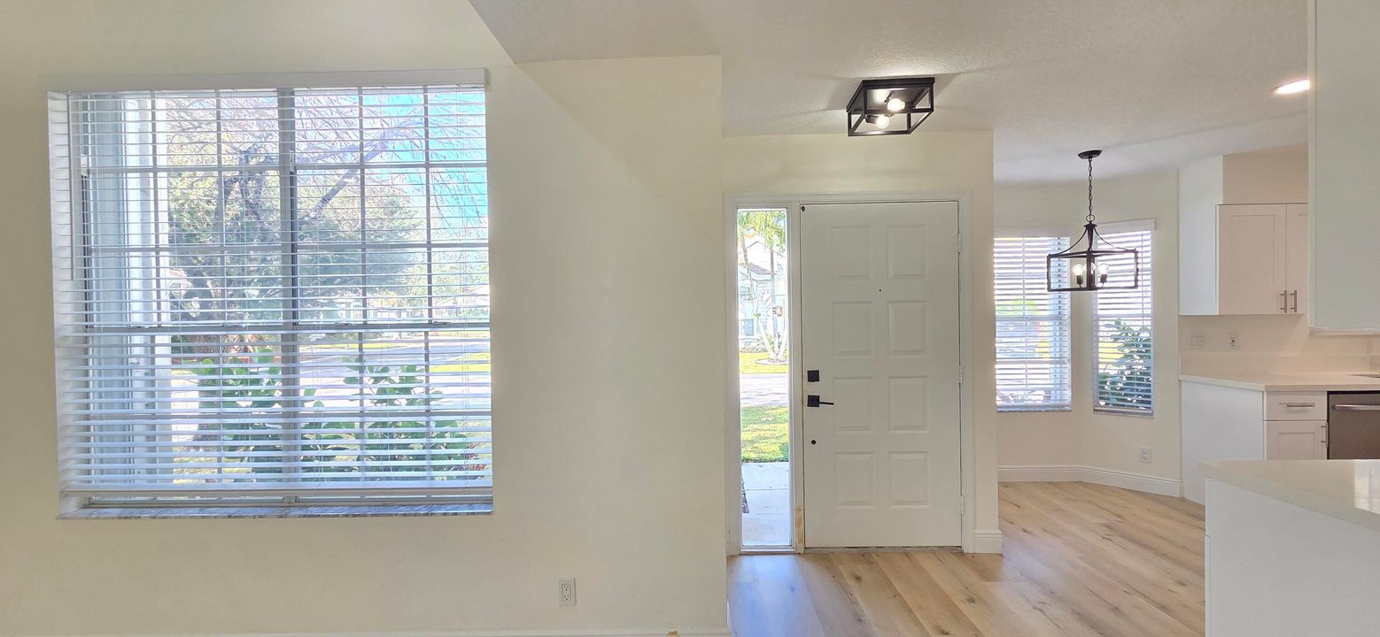 For Rent: $3,600 (3 beds, 2 baths, 1566 Square Feet)