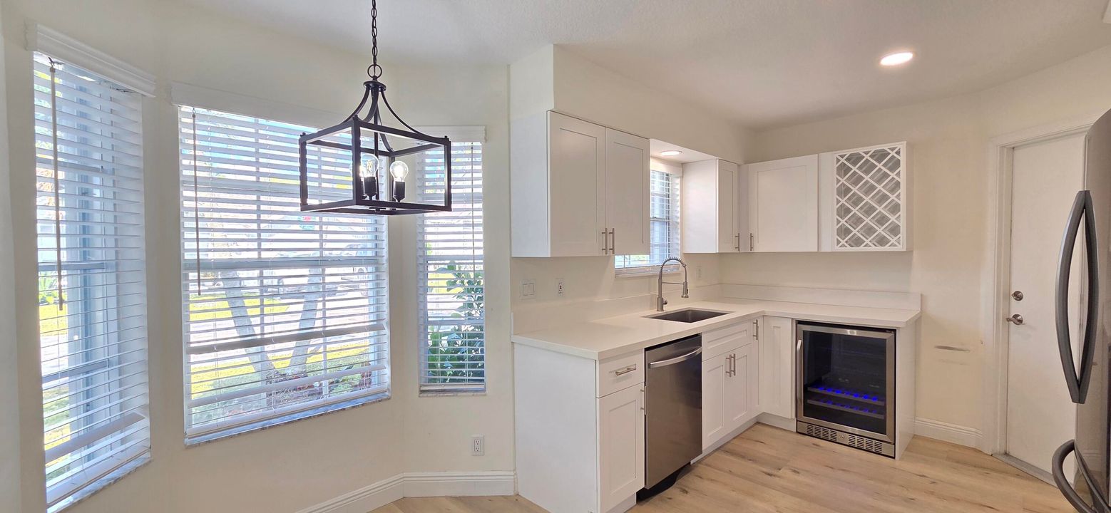 For Rent: $3,600 (3 beds, 2 baths, 1566 Square Feet)