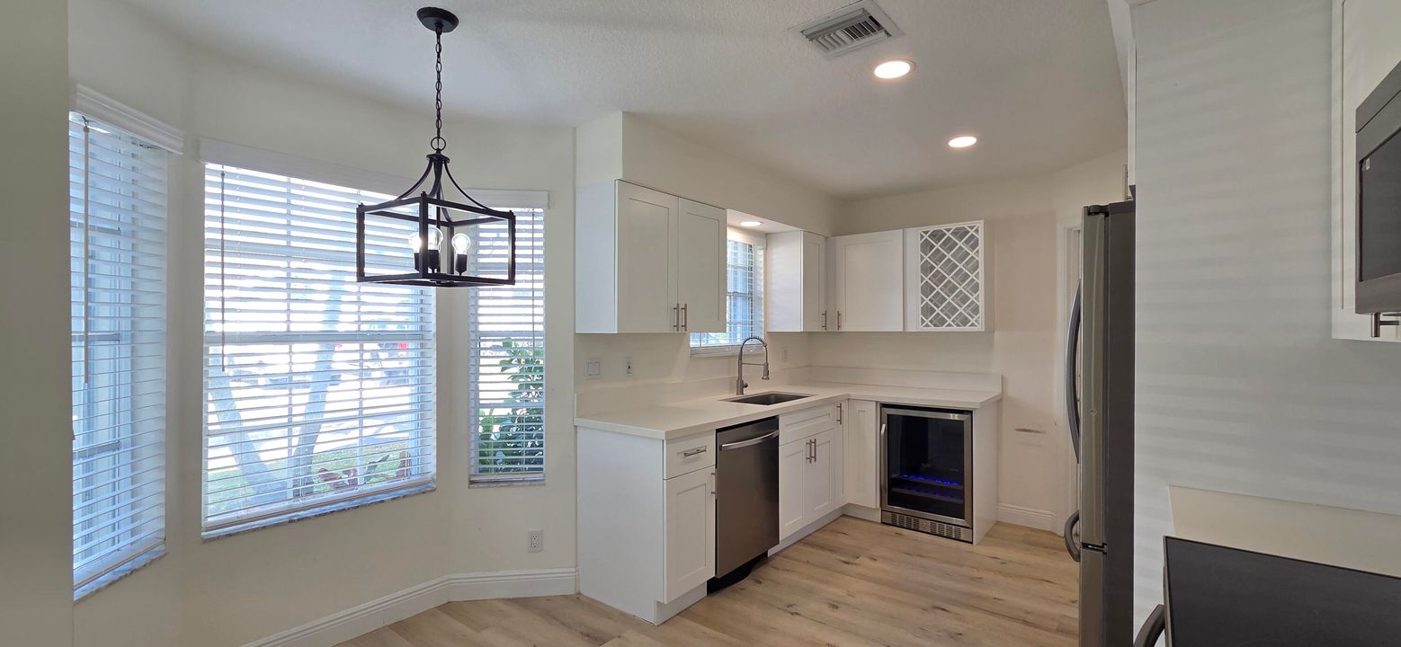 For Rent: $3,600 (3 beds, 2 baths, 1566 Square Feet)