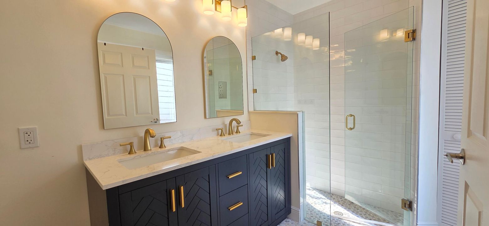 For Rent: $3,600 (3 beds, 2 baths, 1566 Square Feet)