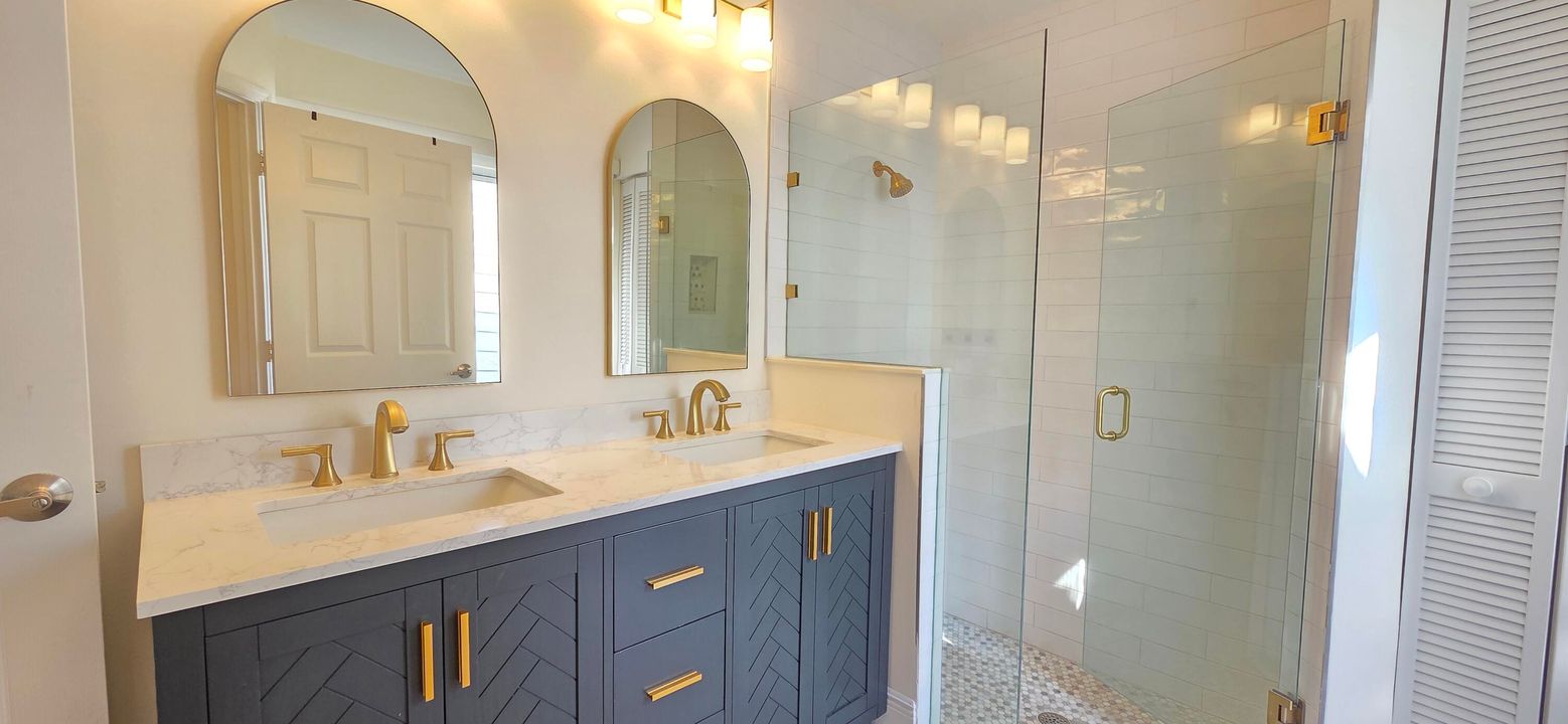 For Rent: $3,600 (3 beds, 2 baths, 1566 Square Feet)