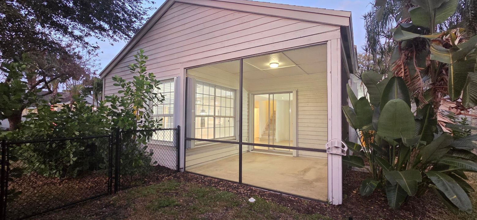 For Rent: $3,600 (3 beds, 2 baths, 1566 Square Feet)