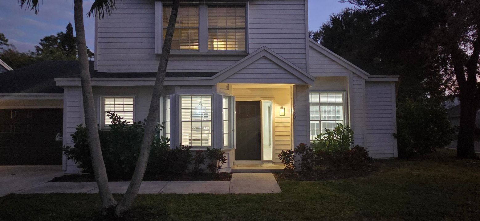 For Rent: $3,600 (3 beds, 2 baths, 1566 Square Feet)