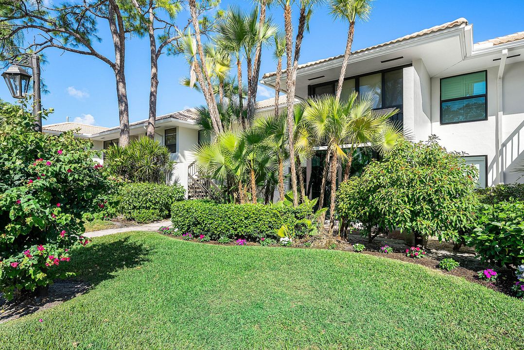 For Sale: $760,000 (3 beds, 2 baths, 1958 Square Feet)