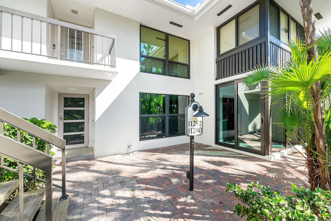 For Sale: $760,000 (3 beds, 2 baths, 1958 Square Feet)