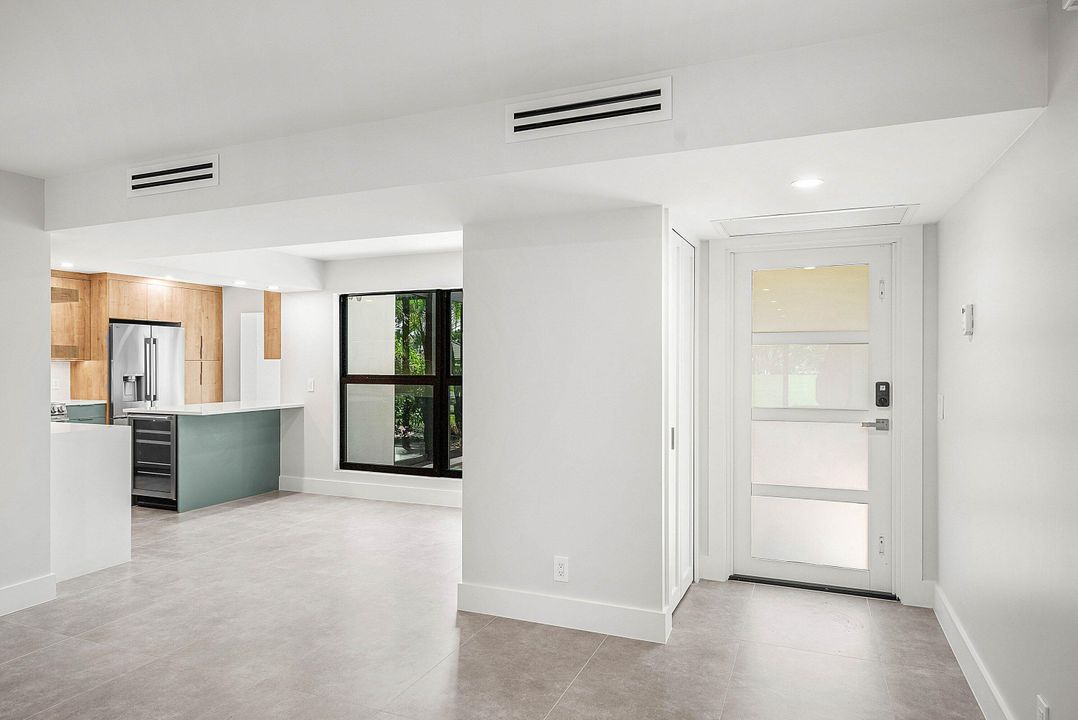 For Sale: $760,000 (3 beds, 2 baths, 1958 Square Feet)