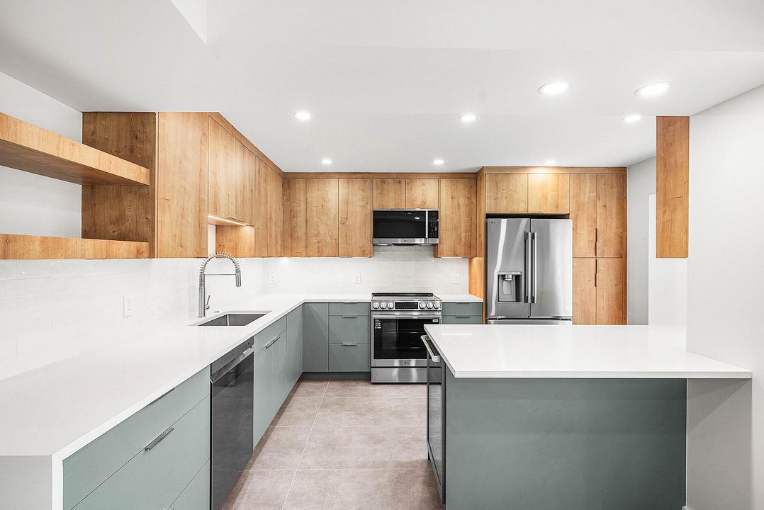 For Sale: $760,000 (3 beds, 2 baths, 1958 Square Feet)