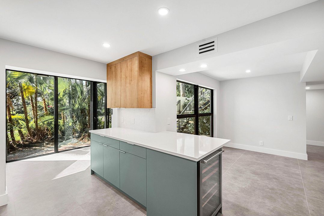 For Sale: $760,000 (3 beds, 2 baths, 1958 Square Feet)