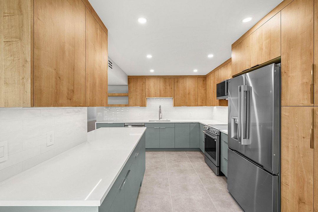 For Sale: $760,000 (3 beds, 2 baths, 1958 Square Feet)