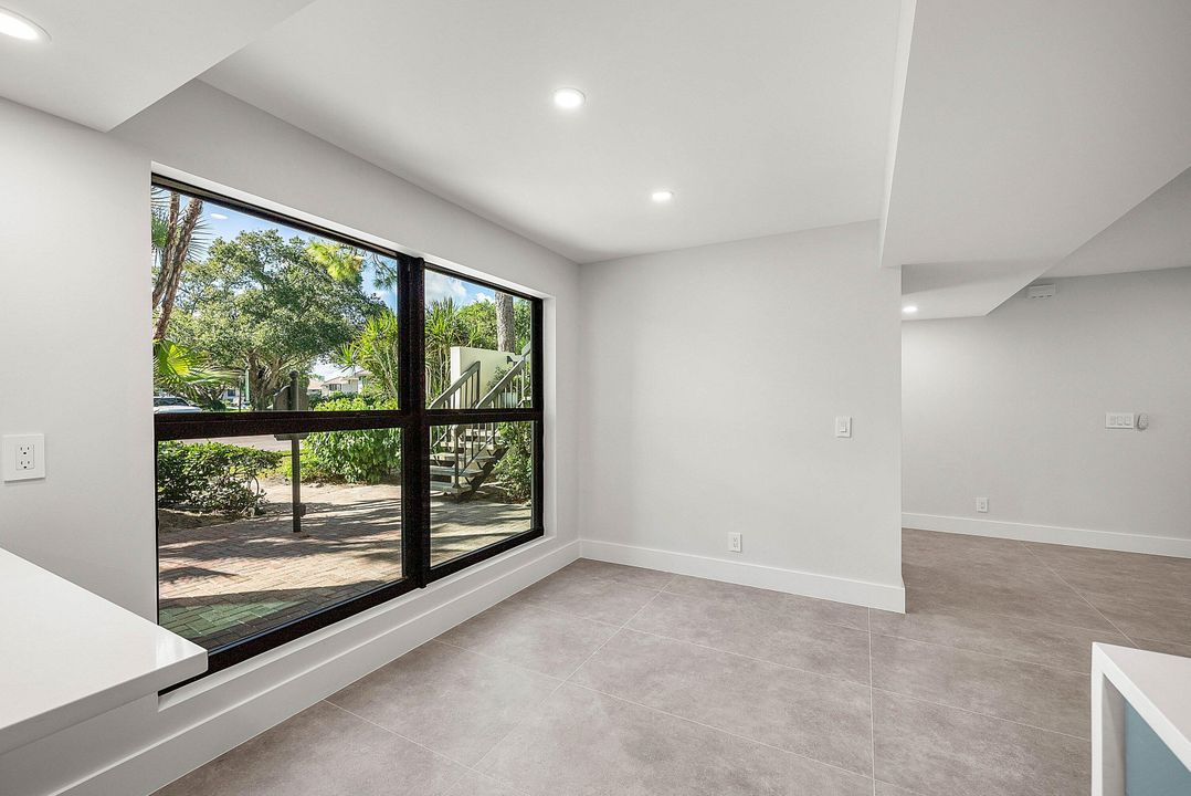 For Sale: $760,000 (3 beds, 2 baths, 1958 Square Feet)