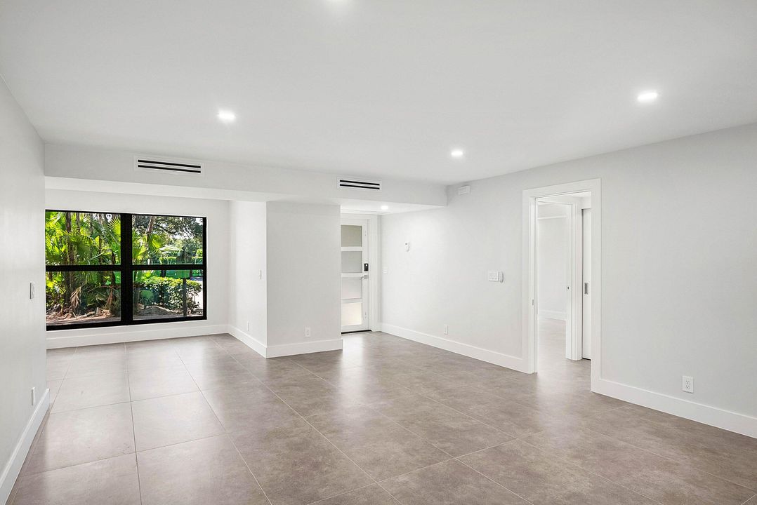 For Sale: $760,000 (3 beds, 2 baths, 1958 Square Feet)