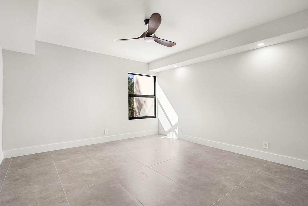 For Sale: $760,000 (3 beds, 2 baths, 1958 Square Feet)