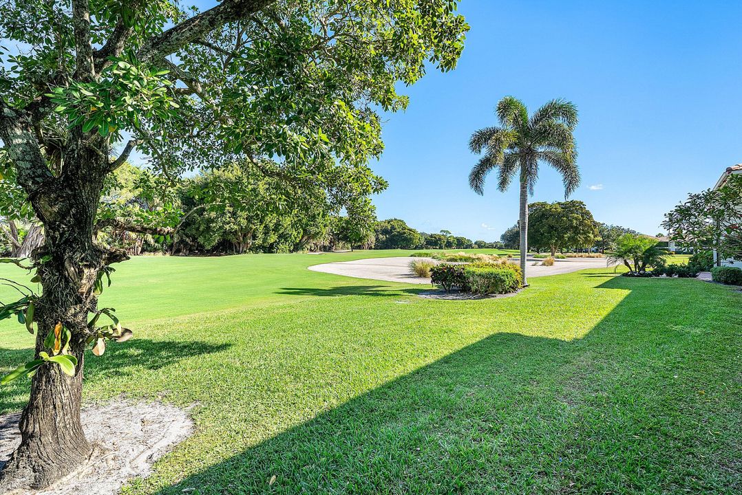 For Sale: $760,000 (3 beds, 2 baths, 1958 Square Feet)