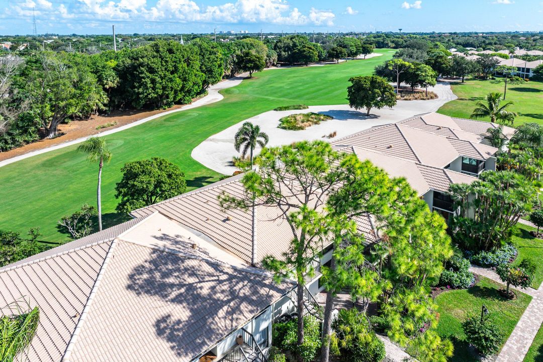 For Sale: $760,000 (3 beds, 2 baths, 1958 Square Feet)