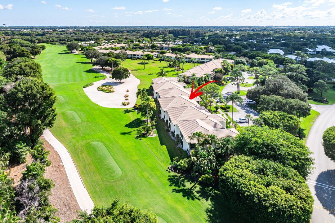 For Sale: $760,000 (3 beds, 2 baths, 1958 Square Feet)
