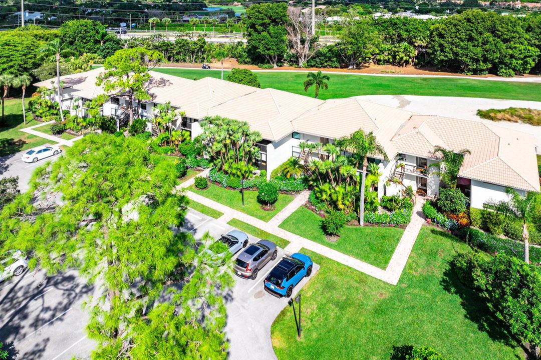 For Sale: $760,000 (3 beds, 2 baths, 1958 Square Feet)