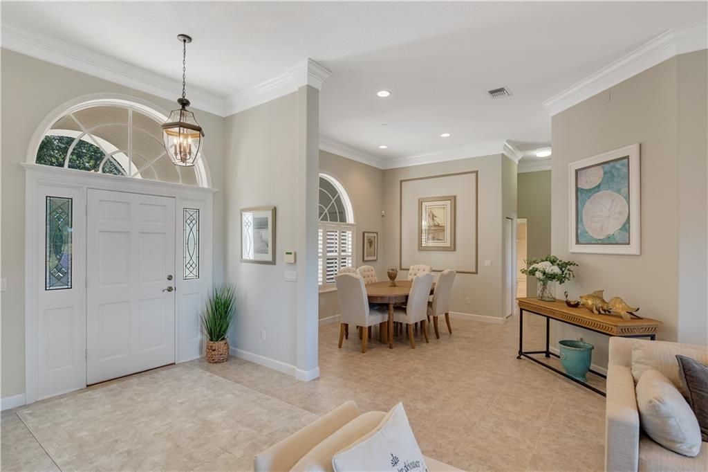 For Sale: $800,000 (4 beds, 3 baths, 3043 Square Feet)