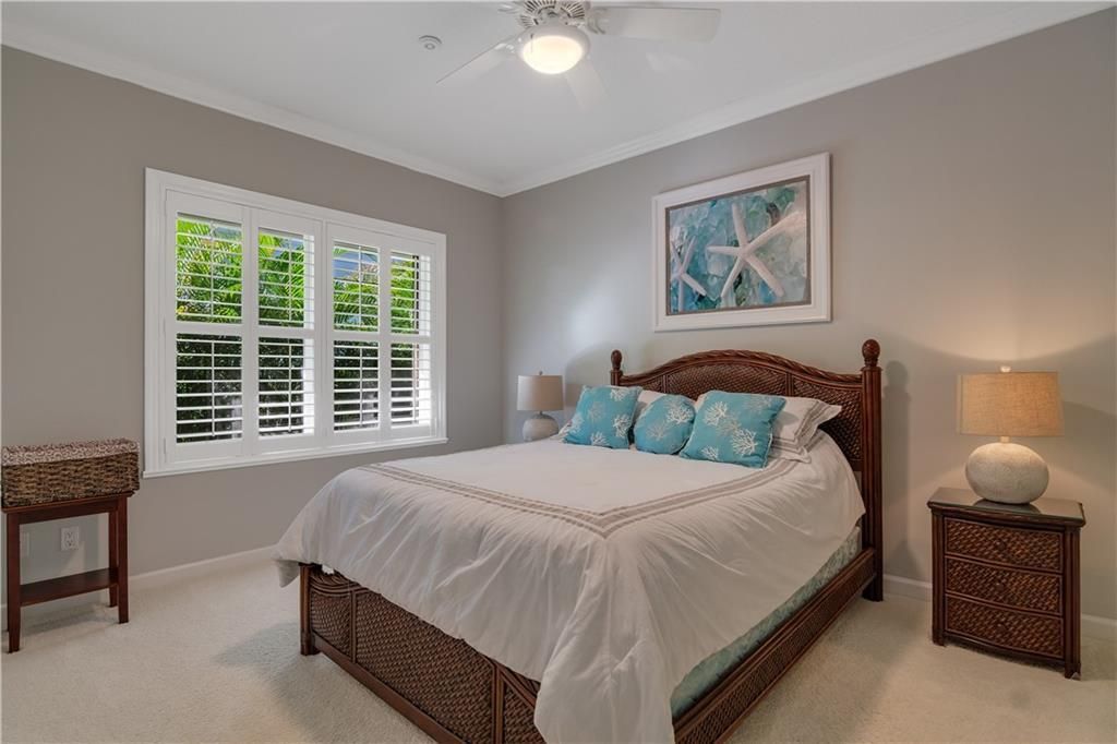 For Sale: $800,000 (4 beds, 3 baths, 3043 Square Feet)