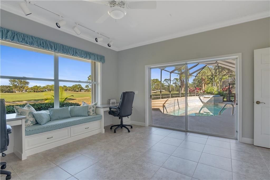 For Sale: $800,000 (4 beds, 3 baths, 3043 Square Feet)