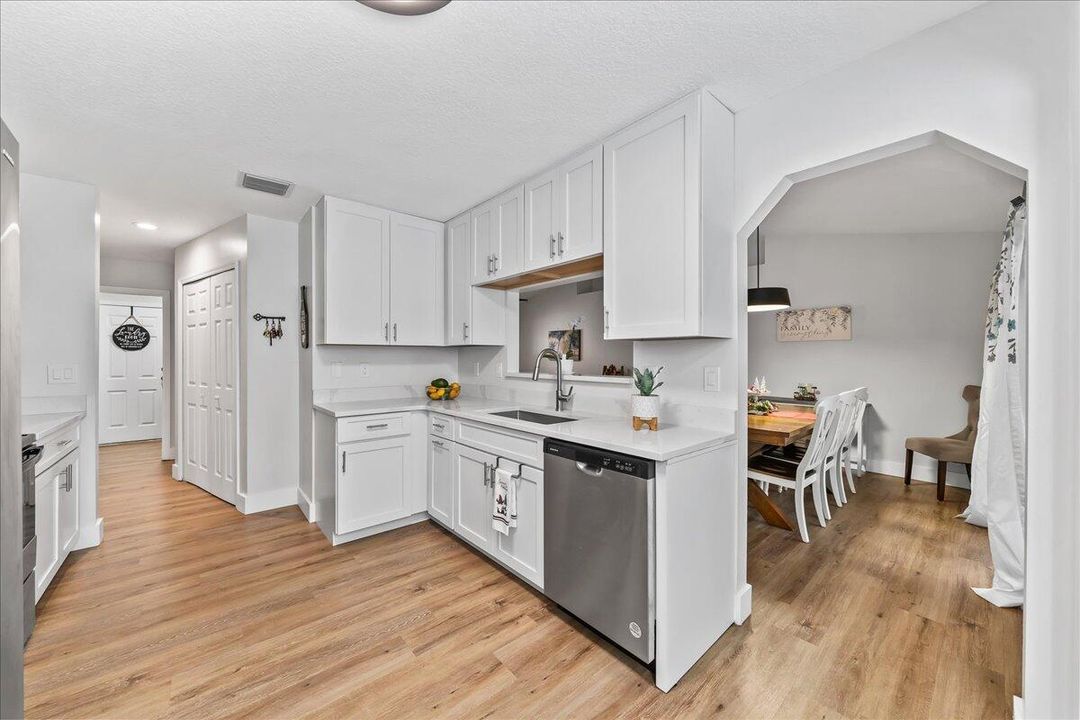 На продажу: $380,000 (3 спален, 2 ванн, 1448 Квадратных фут)