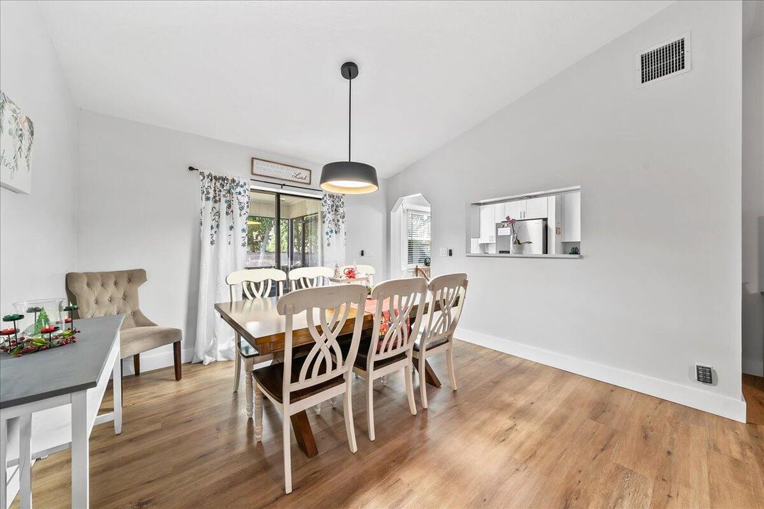 На продажу: $380,000 (3 спален, 2 ванн, 1448 Квадратных фут)