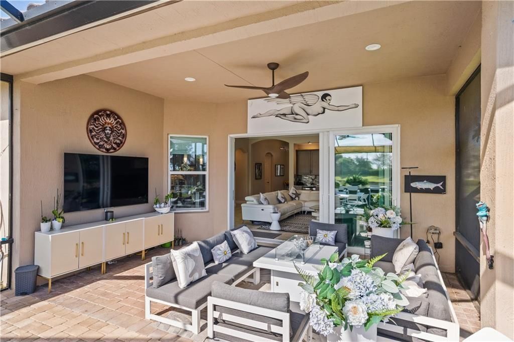 For Sale: $919,000 (3 beds, 2 baths, 2618 Square Feet)