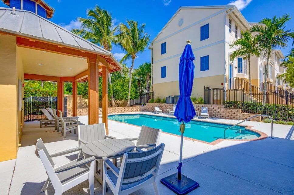 В аренду: $4,250 (2 спален, 2 ванн, 1709 Квадратных фут)