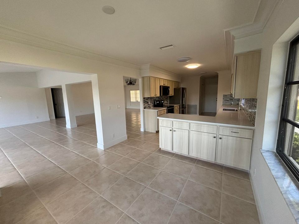 For Sale: $489,000 (3 beds, 2 baths, 2210 Square Feet)