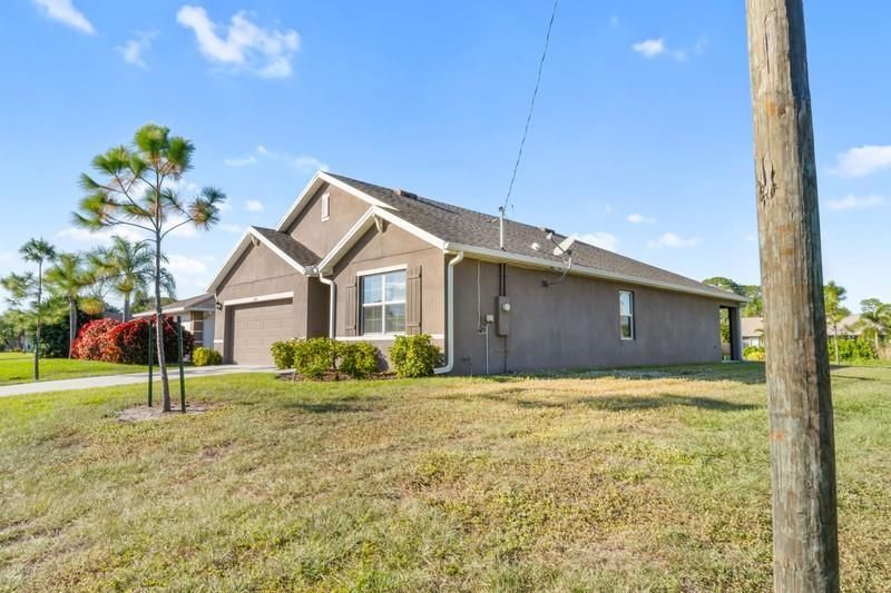 For Sale: $365,000 (4 beds, 2 baths, 1851 Square Feet)