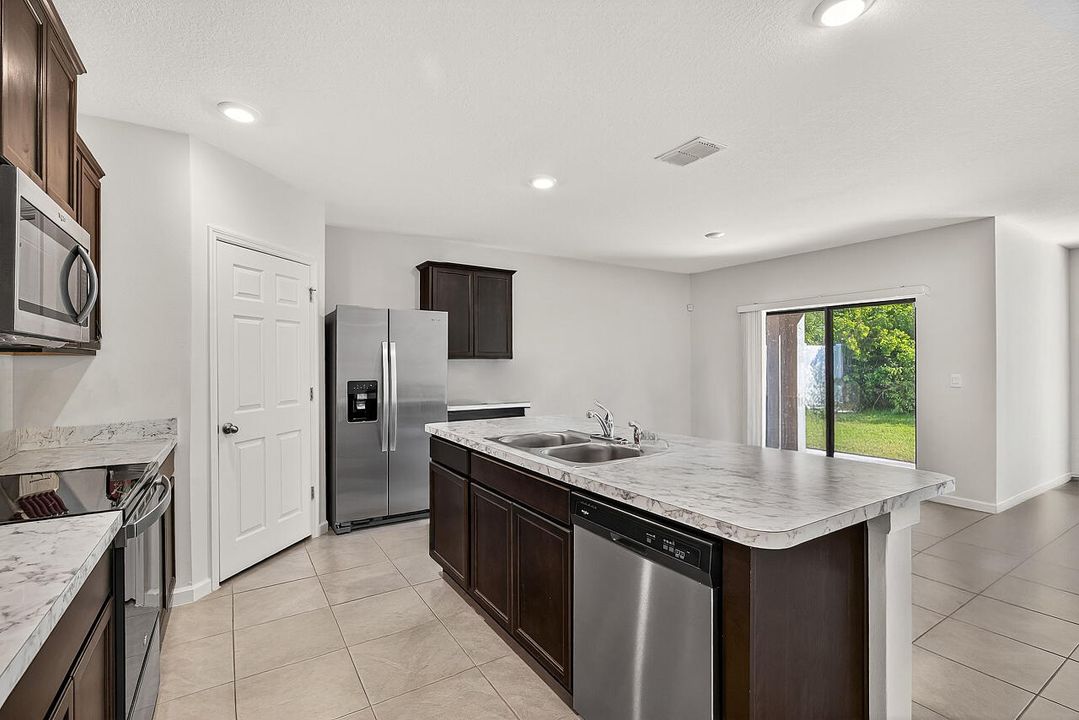 For Sale: $375,000 (4 beds, 2 baths, 1875 Square Feet)