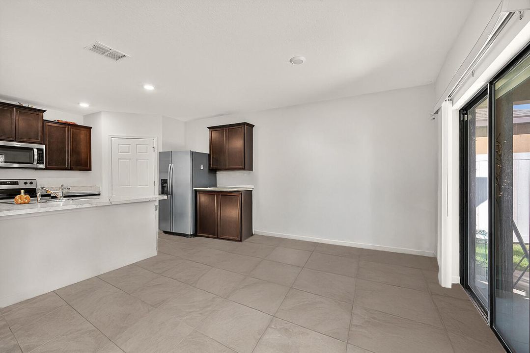 For Sale: $375,000 (4 beds, 2 baths, 1875 Square Feet)