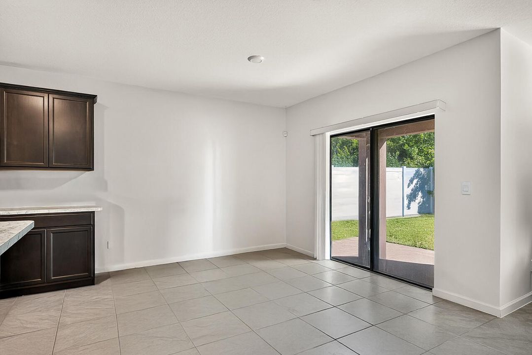 For Sale: $375,000 (4 beds, 2 baths, 1875 Square Feet)