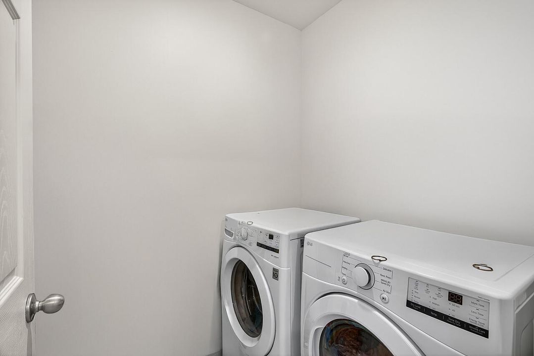 For Sale: $375,000 (4 beds, 2 baths, 1875 Square Feet)