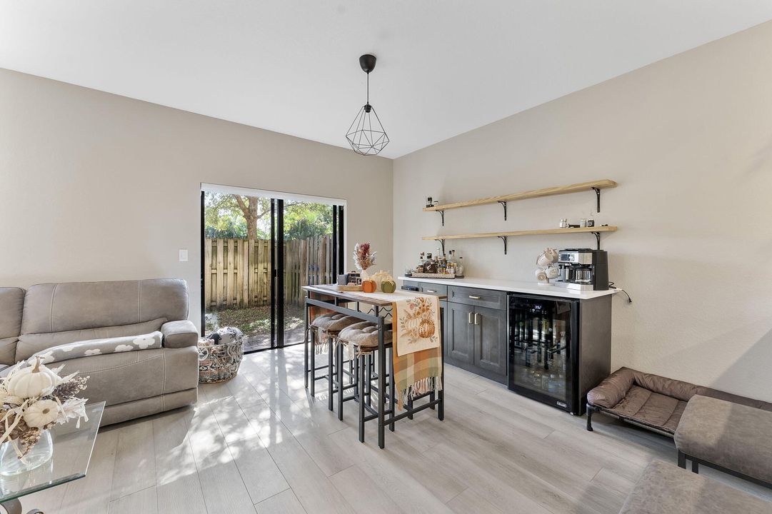 For Sale: $465,000 (3 beds, 2 baths, 1642 Square Feet)