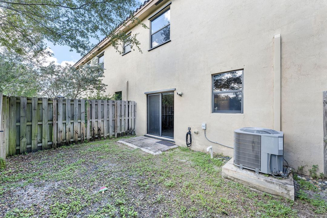 For Sale: $465,000 (3 beds, 2 baths, 1642 Square Feet)