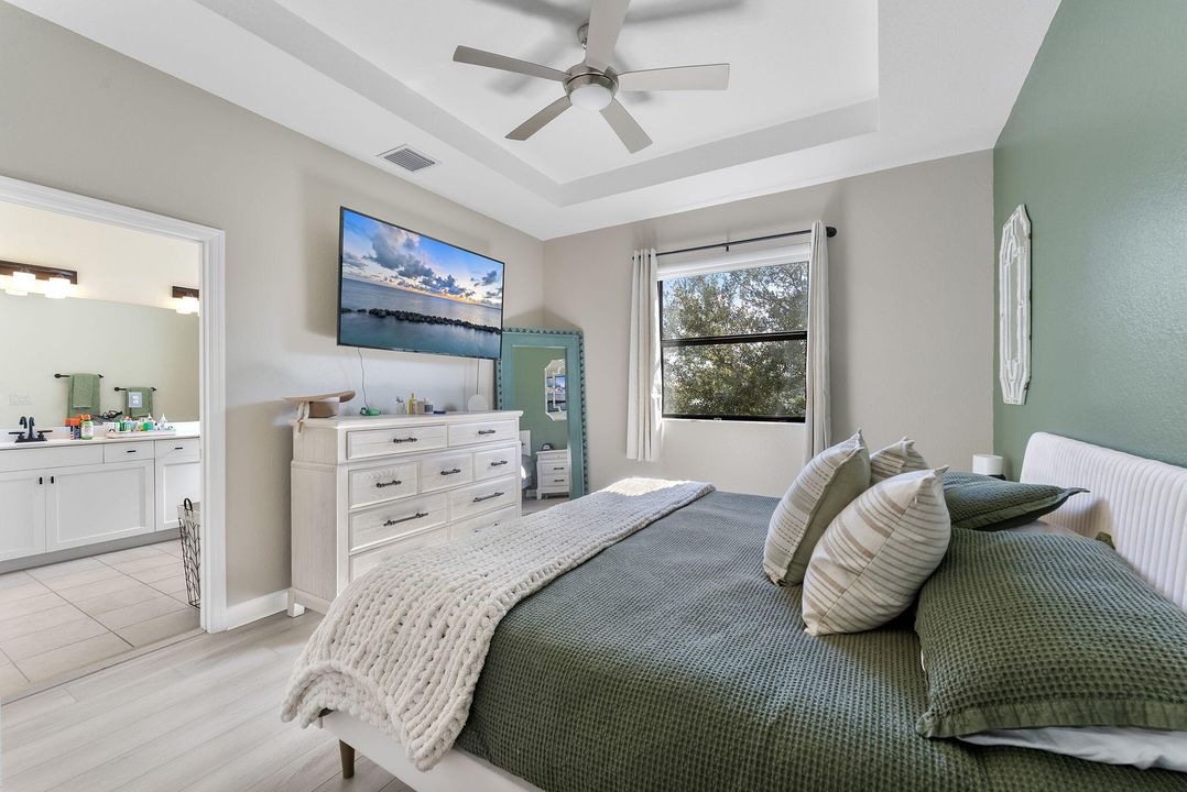 For Sale: $465,000 (3 beds, 2 baths, 1642 Square Feet)