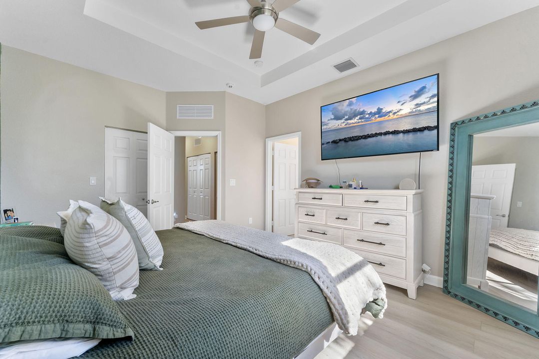 For Sale: $465,000 (3 beds, 2 baths, 1642 Square Feet)