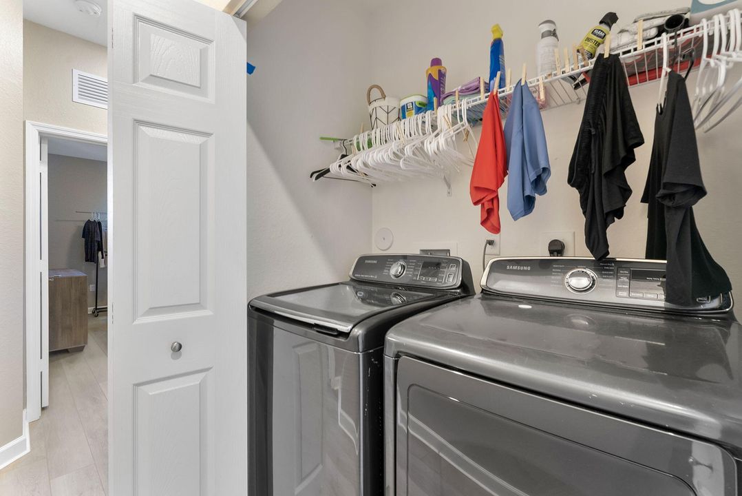 For Sale: $465,000 (3 beds, 2 baths, 1642 Square Feet)