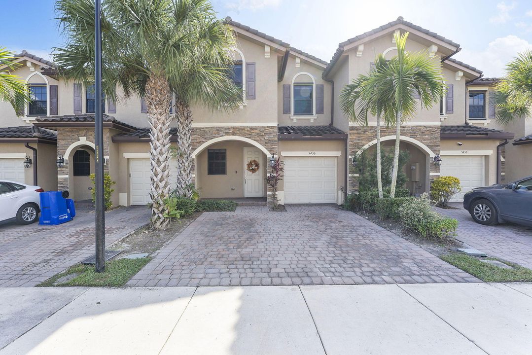 For Sale: $465,000 (3 beds, 2 baths, 1642 Square Feet)