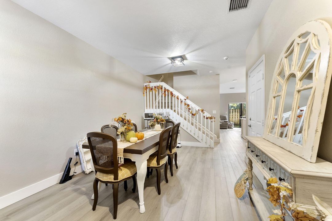 For Sale: $465,000 (3 beds, 2 baths, 1642 Square Feet)