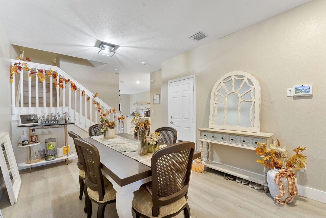 For Sale: $465,000 (3 beds, 2 baths, 1642 Square Feet)