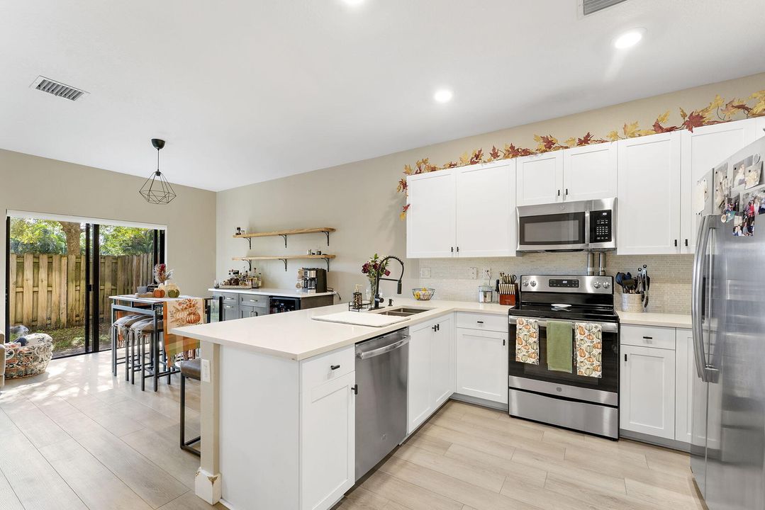 For Sale: $465,000 (3 beds, 2 baths, 1642 Square Feet)