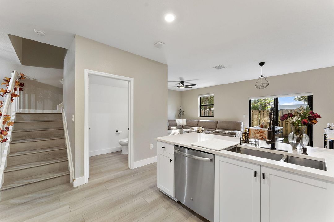 For Sale: $465,000 (3 beds, 2 baths, 1642 Square Feet)