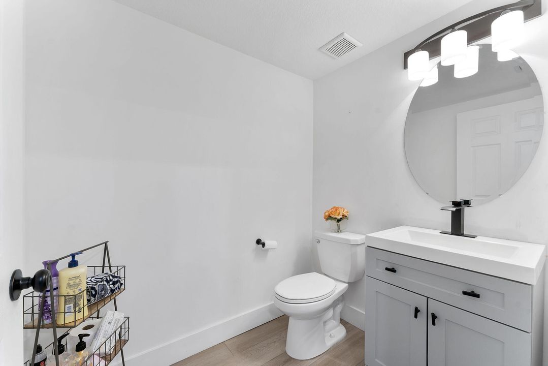 For Sale: $465,000 (3 beds, 2 baths, 1642 Square Feet)