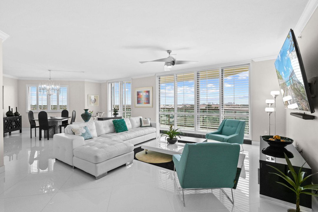 出租: $7,000 (3 贝兹, 3 浴室, 2388 平方英尺)