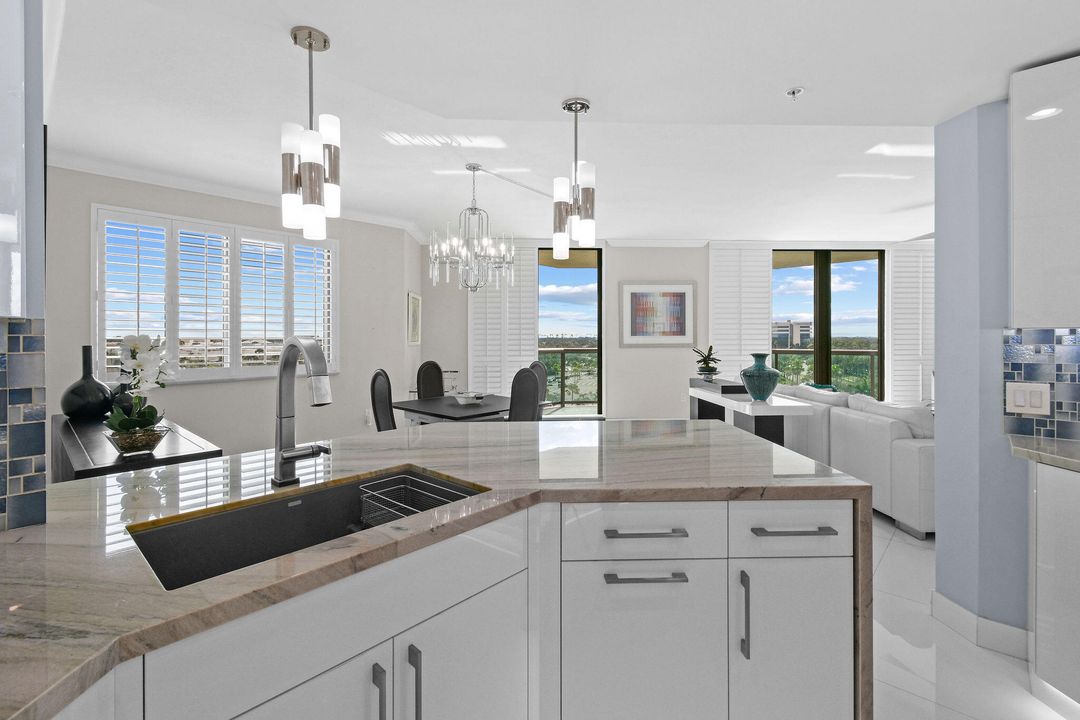 出租: $7,000 (3 贝兹, 3 浴室, 2388 平方英尺)