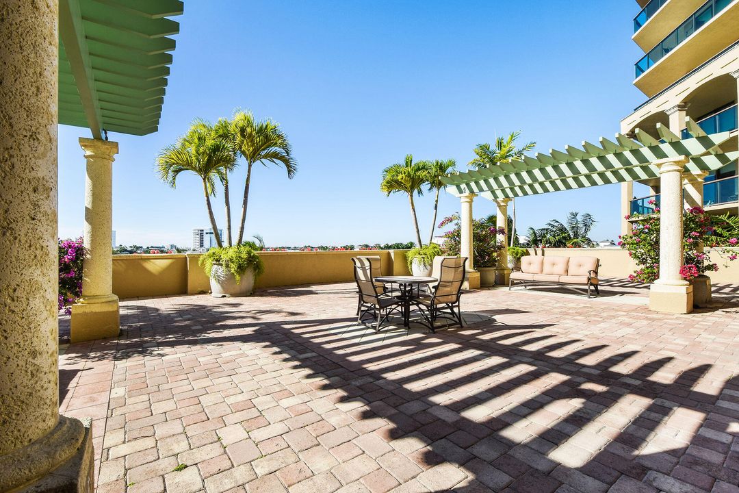 出租: $7,000 (3 贝兹, 3 浴室, 2388 平方英尺)