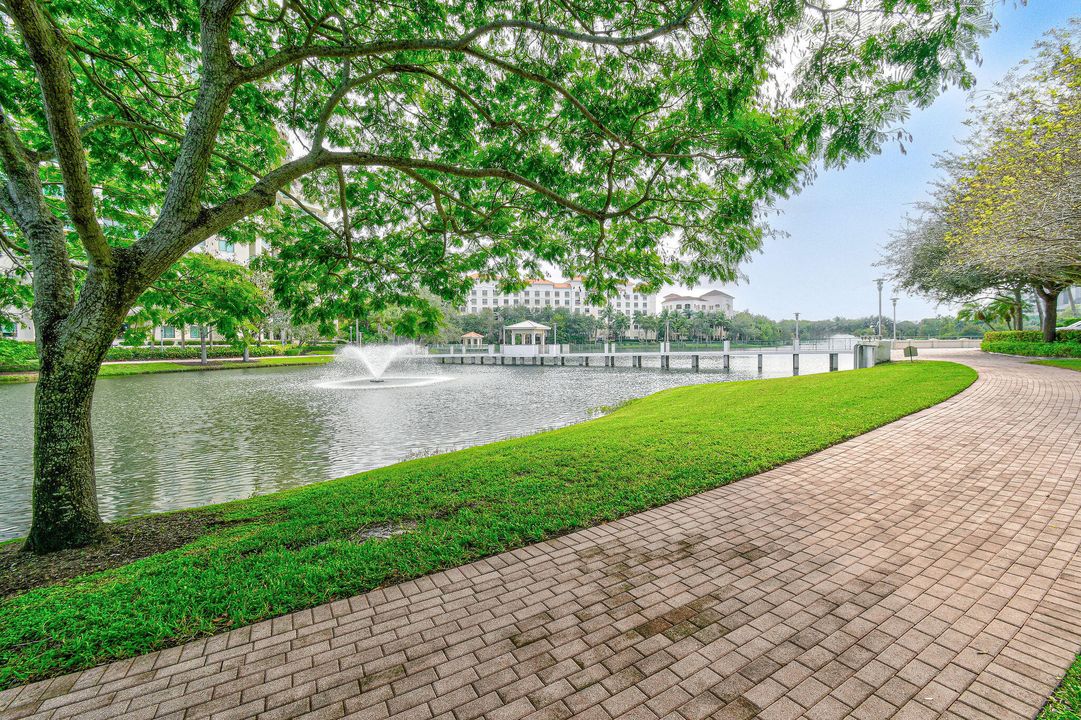 出租: $7,000 (3 贝兹, 3 浴室, 2388 平方英尺)